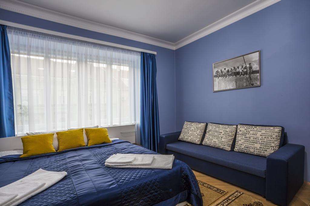 Luxury Air-Conditioned Rooms In Old Town Bratislava Bagian luar foto