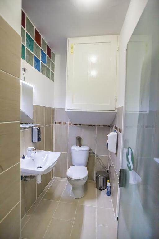 Luxury Air-Conditioned Rooms In Old Town Bratislava Bagian luar foto