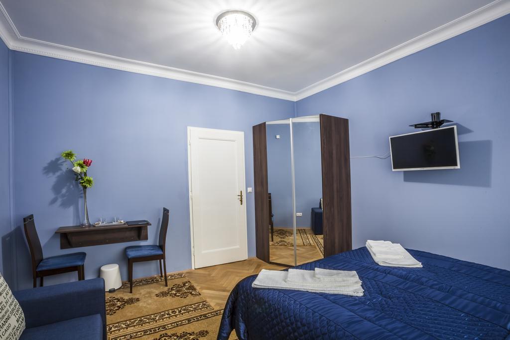 Luxury Air-Conditioned Rooms In Old Town Bratislava Bagian luar foto