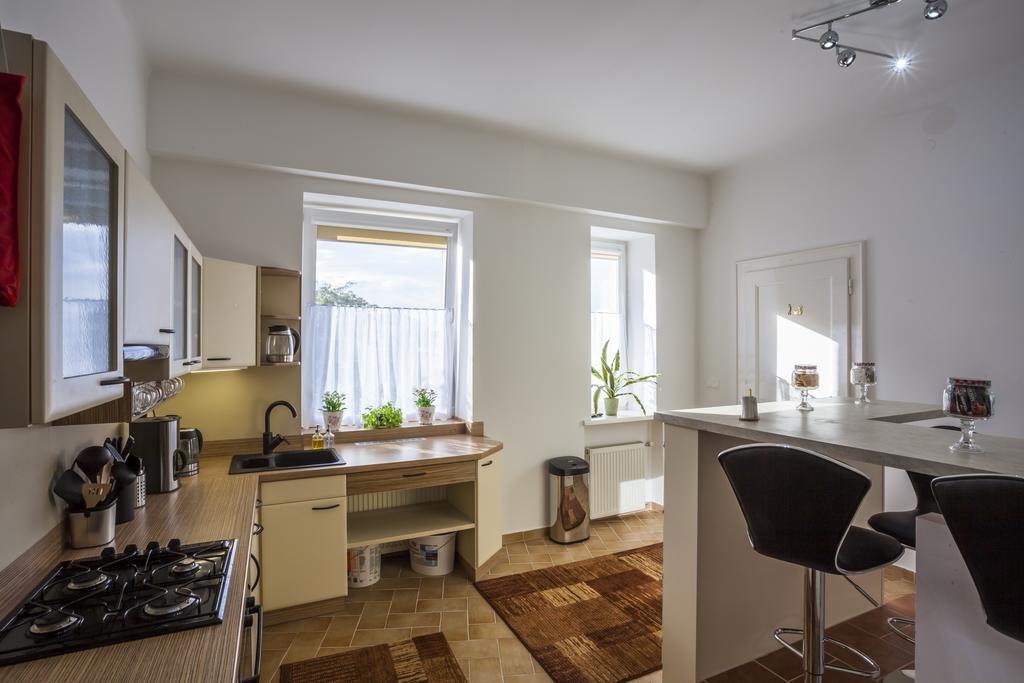 Luxury Air-Conditioned Rooms In Old Town Bratislava Bagian luar foto